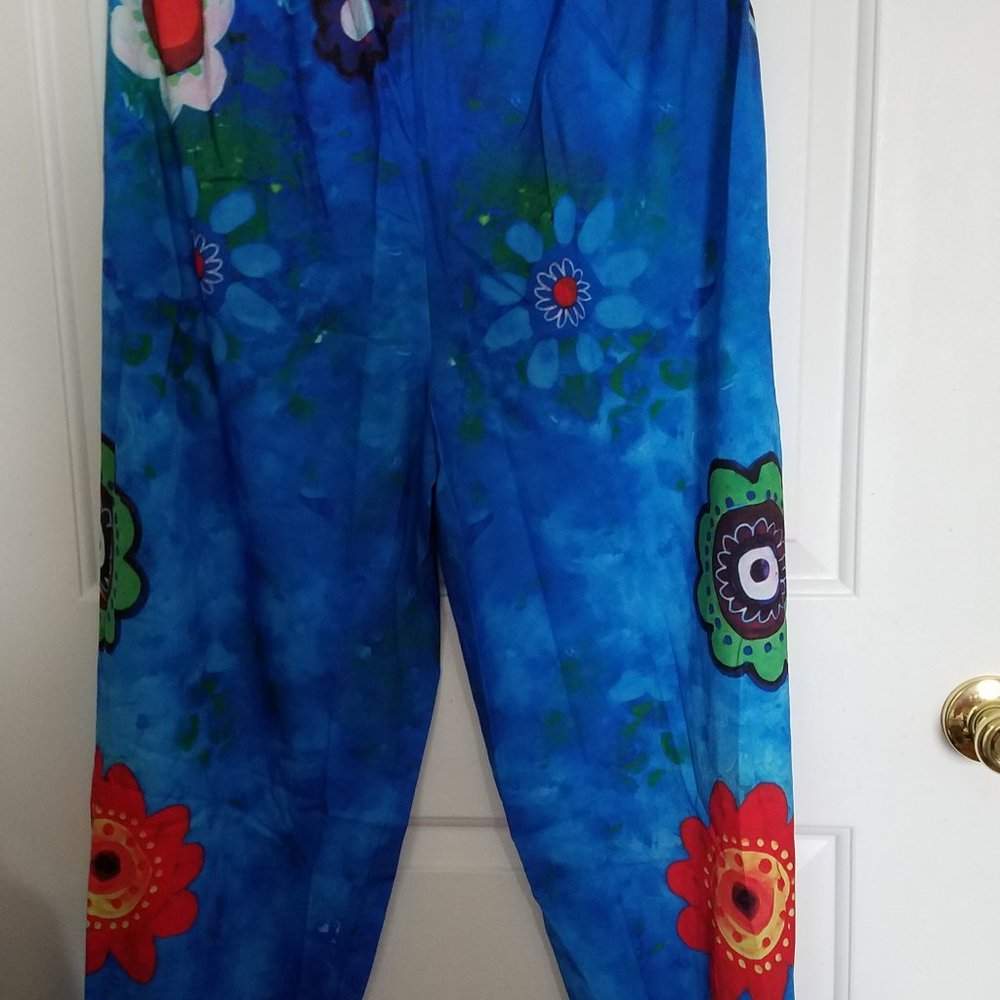 Very cute, cozy  summer pants. cotton.